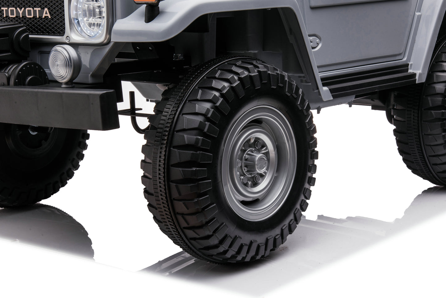 24V 2-Seater Licensed Toyota FJ40 RC Kids Ride-On Car Grey
